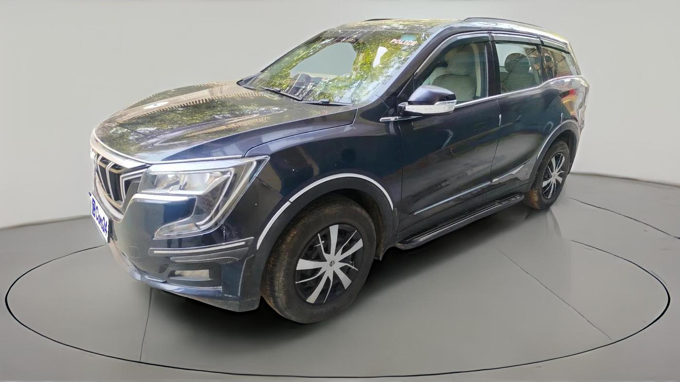 2023 Mahindra XUV700 MX P MT 5 STR, Petrol, Manual, 30,536 km, exterior