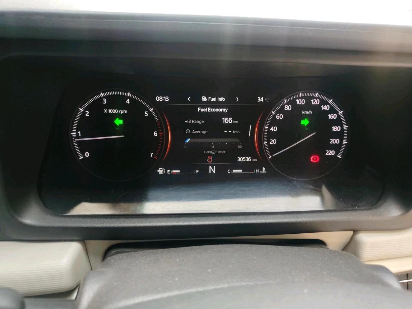 2023 Mahindra XUV700 MX P MT 5 STR, Petrol, Manual, 30,536 km, interior