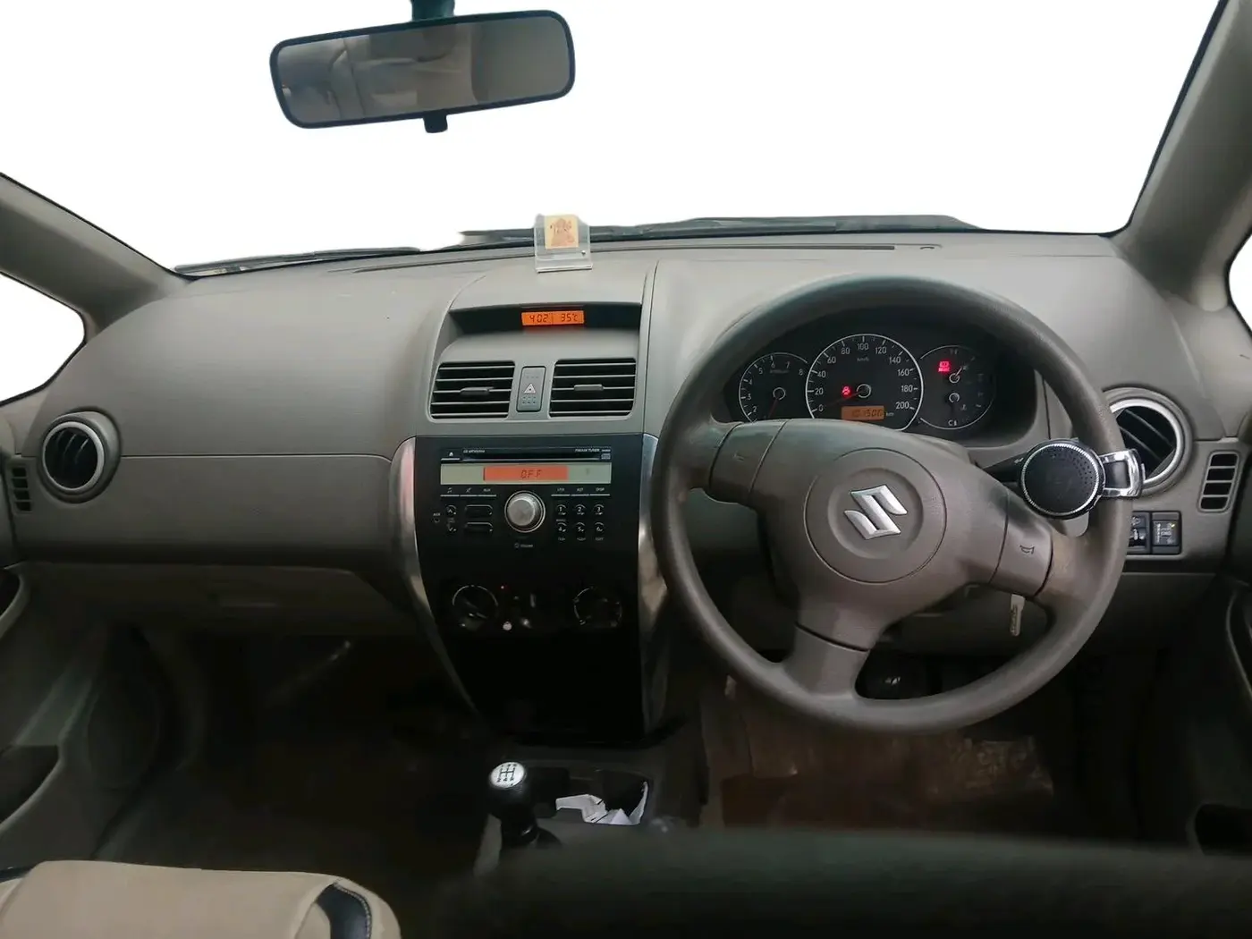 2011 Maruti SX4 VXI, CNG, Manual, 1,01,500 km, interior