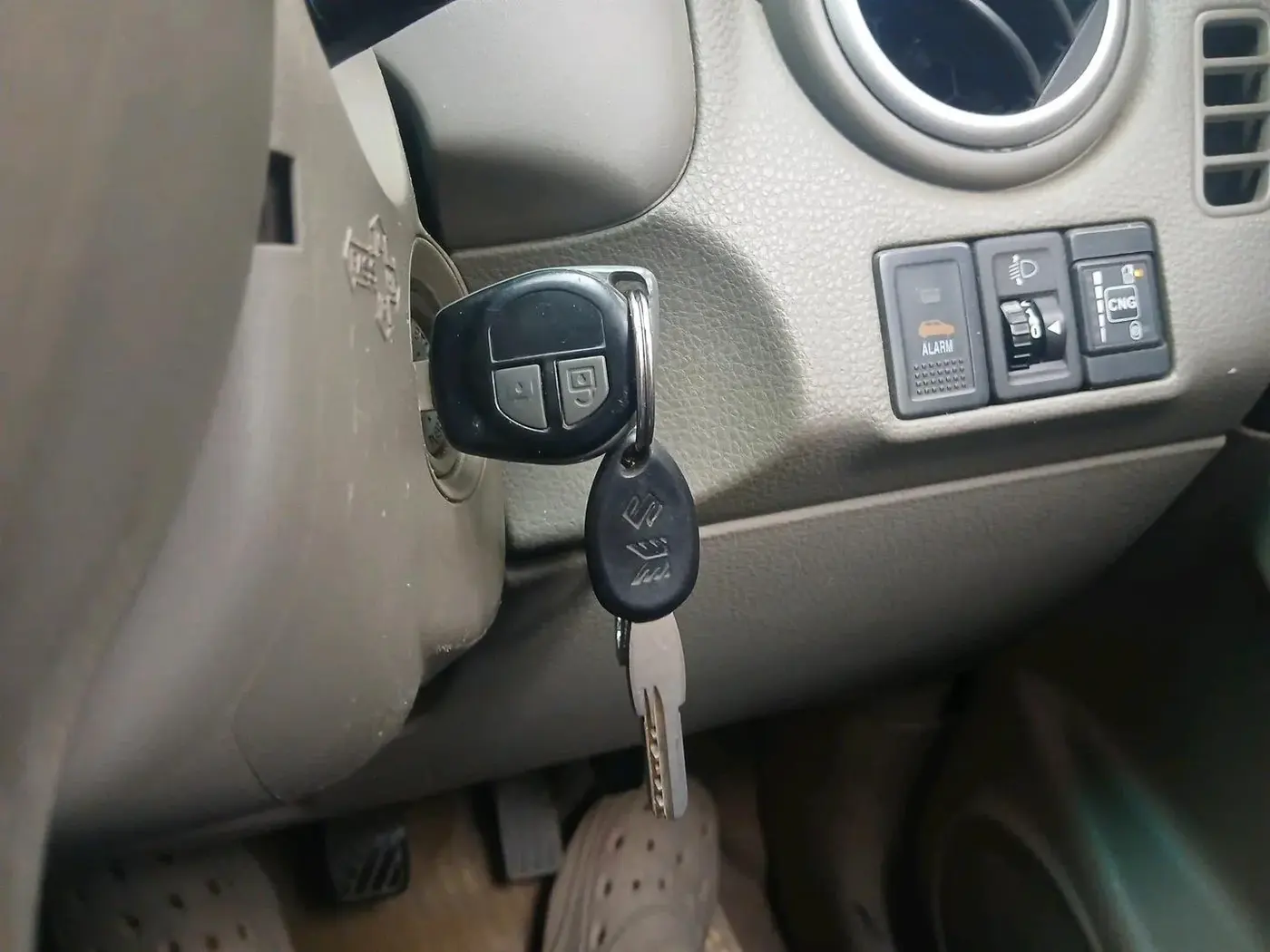 2011 Maruti SX4 VXI, CNG, Manual, 1,01,500 km, interior