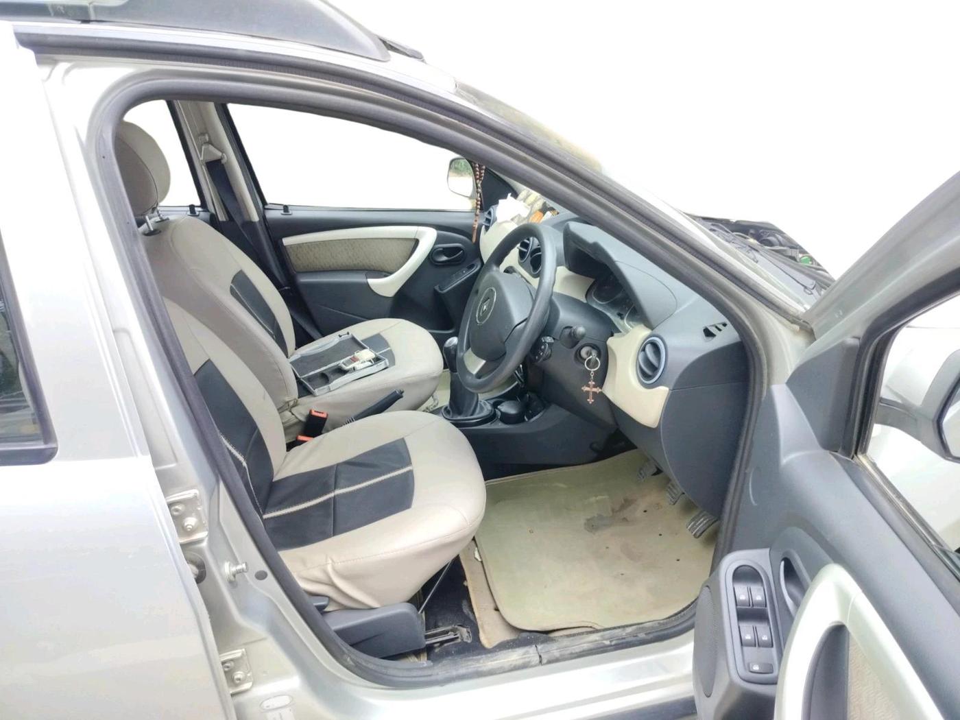 2012 Renault Duster RXL PETROL, Petrol, Manual, 46,384 km, interior