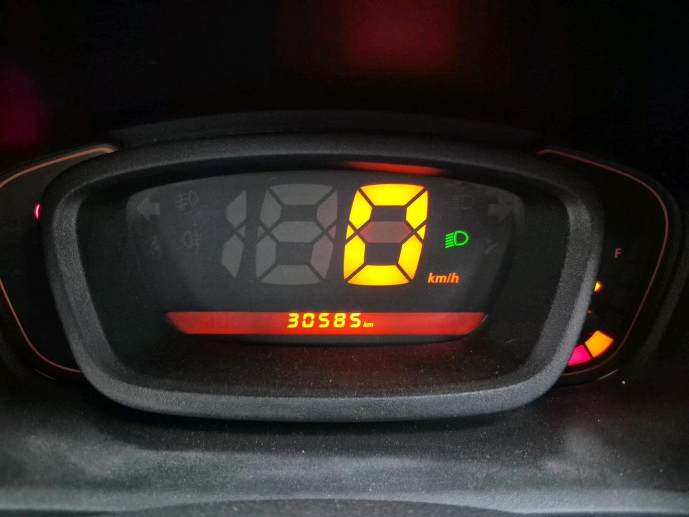 2016 Renault Kwid RXT 0.8, Petrol, Manual, 30,585 km, interior