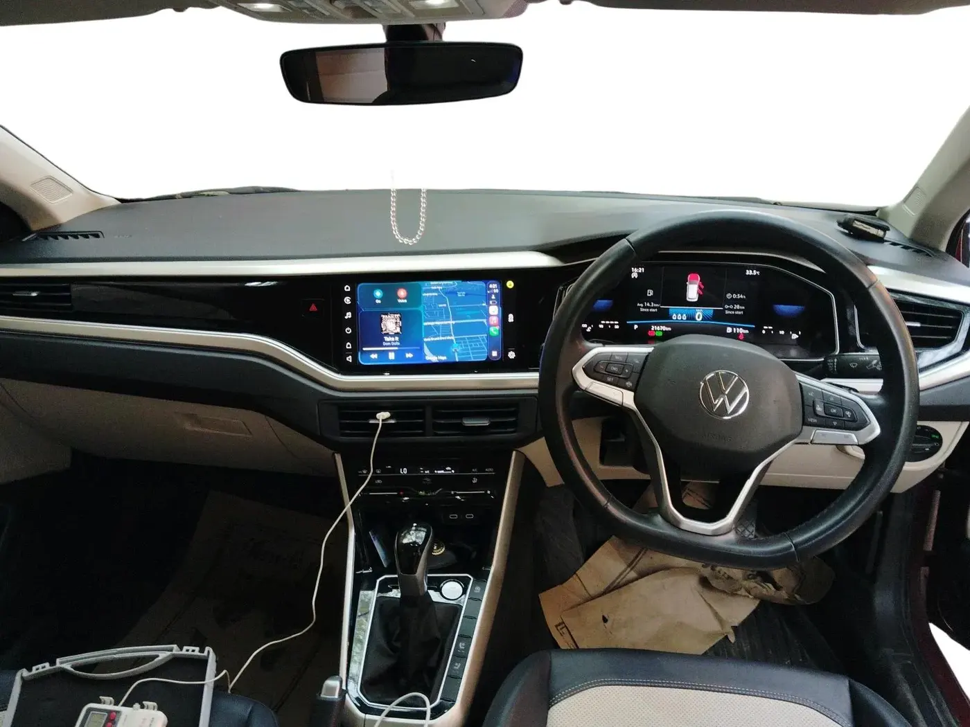 2023 Volkswagen VIRTUS TOPLINE TSI 1.0 AT, Petrol, Automatic, 21,670 km, interior