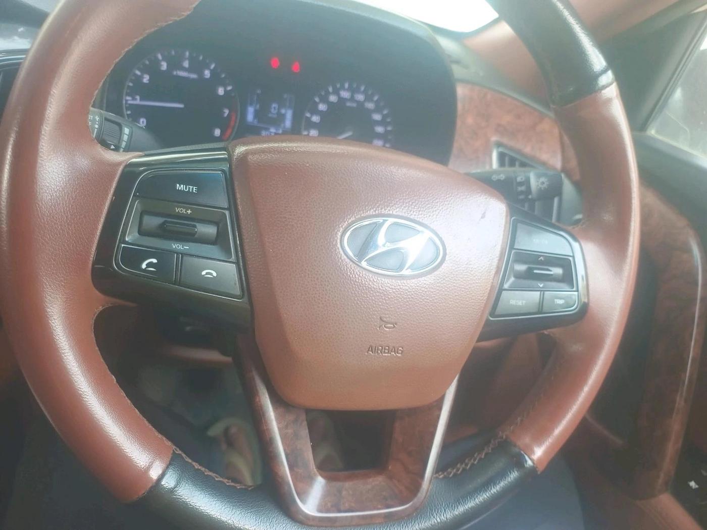 2019 Hyundai Creta E PLUS 1.6 PETROL, Petrol, Manual, 79,476 km, interior