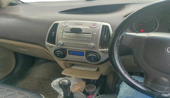 2011 Hyundai i20 MAGNA (O) 1.2, CNG, Manual, 1,05,305 km, interior