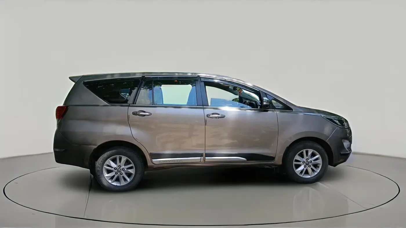 2017 Toyota Innova Crysta 2.4 ZX 7 STR, Diesel, Manual, 1,41,213 km, exterior