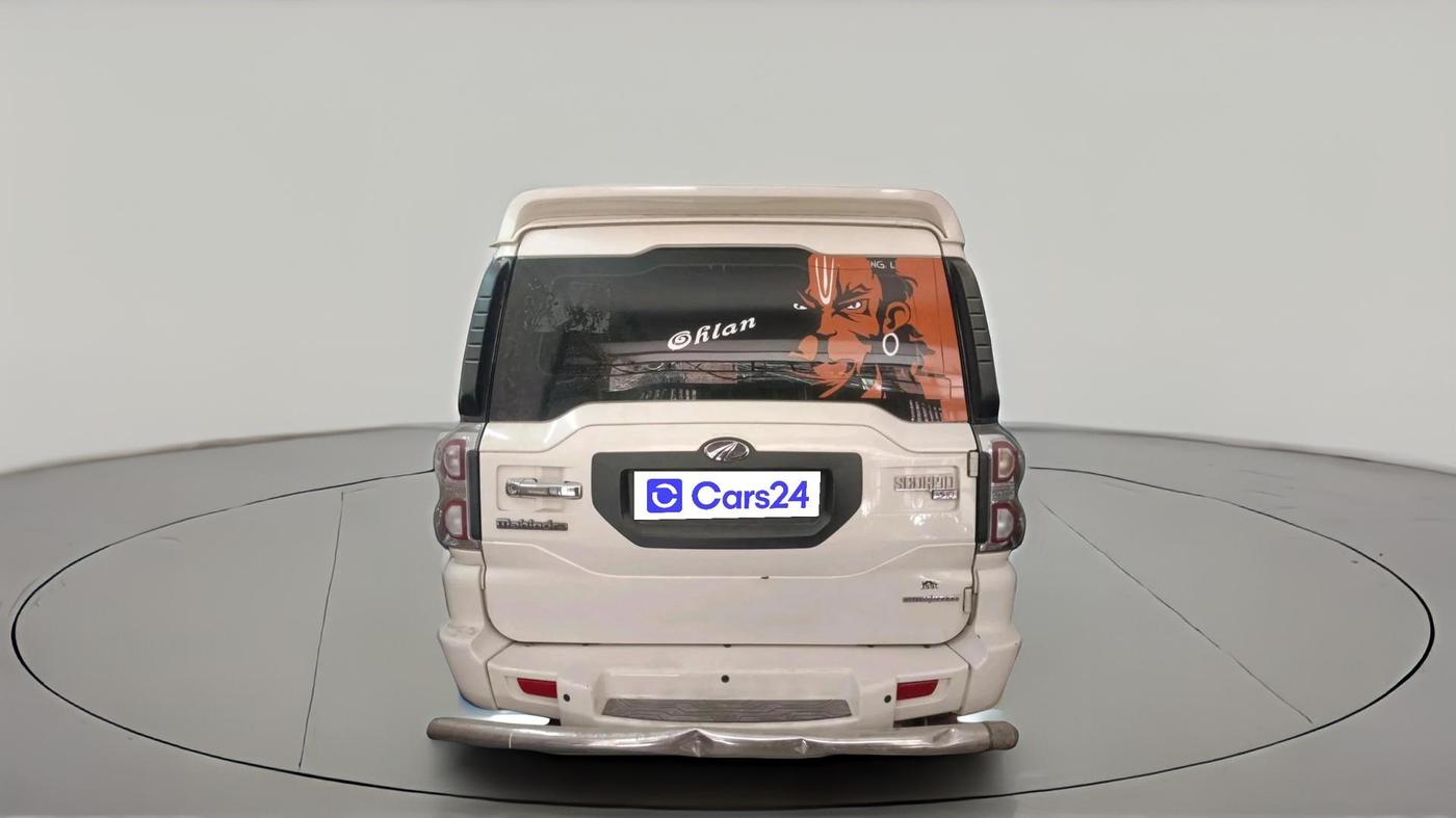 2017 Mahindra Scorpio S4 PLUS 1.99 INTELLI-HYBRID, Diesel, Manual, 47,836 km, exterior