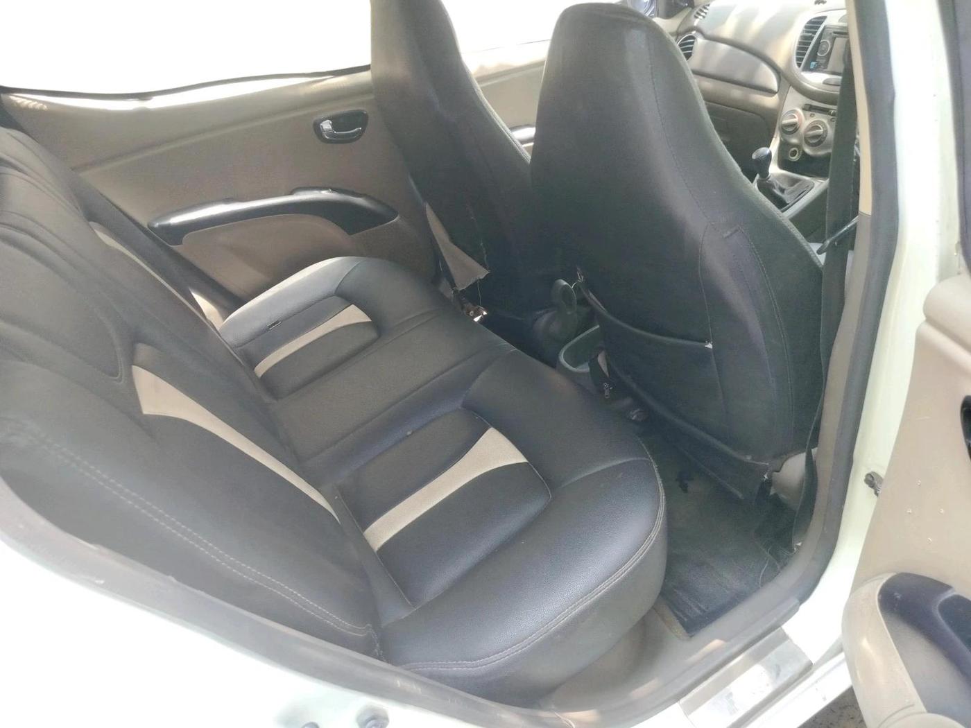 2012 Hyundai i10 MAGNA 1.1, CNG, Manual, 1,00,000 km, interior