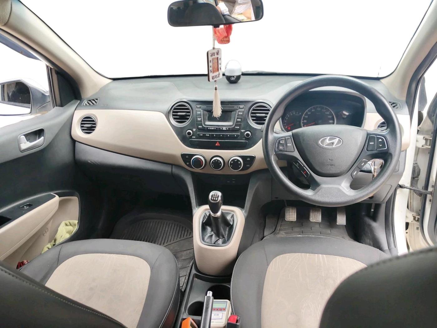 2016 Hyundai Grand i10 SPORTZ 1.2 KAPPA VTVT, CNG, Manual, 74,619 km, interior
