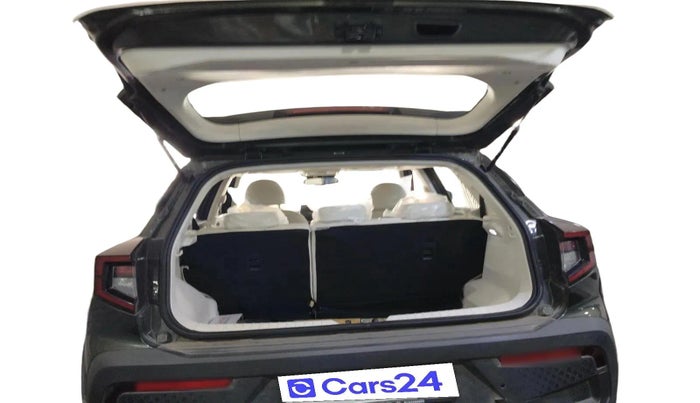 2024 Mahindra XUV 3XO AX7 1.2 TGDi AT, Petrol, Automatic, 11,593 km, exterior