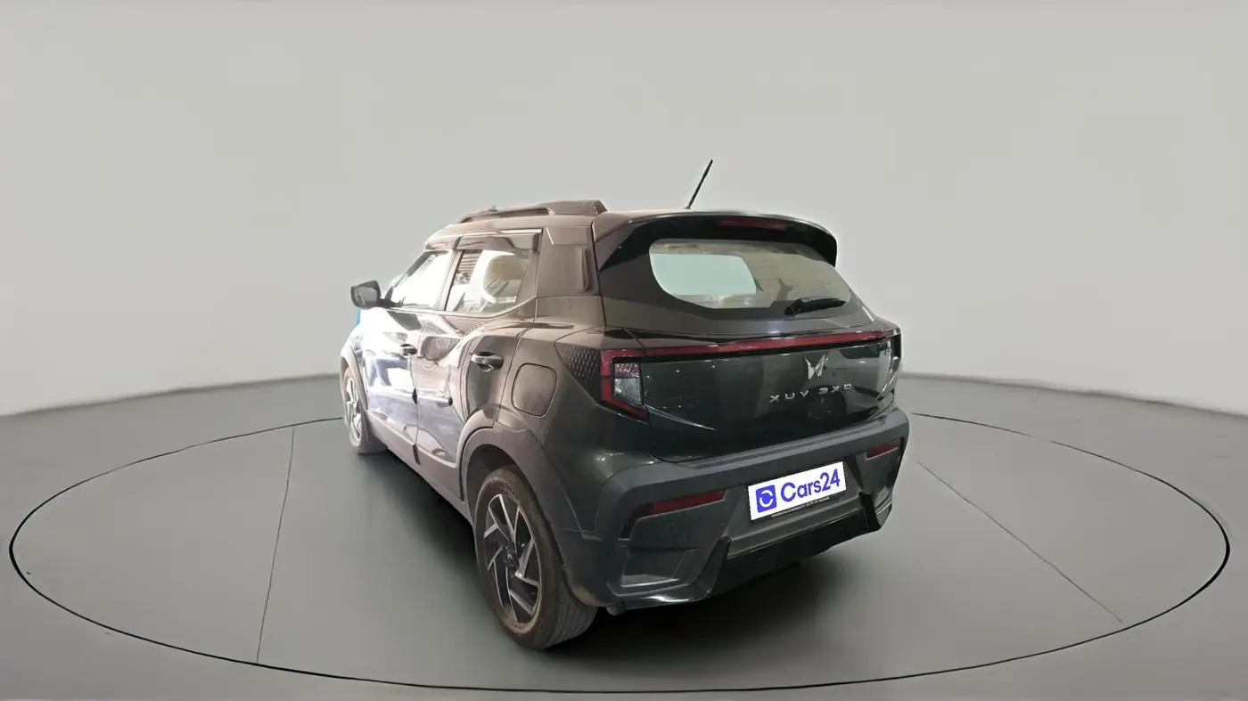 2024 Mahindra XUV 3XO AX7 1.2 TGDi AT, Petrol, Automatic, 11,593 km, exterior