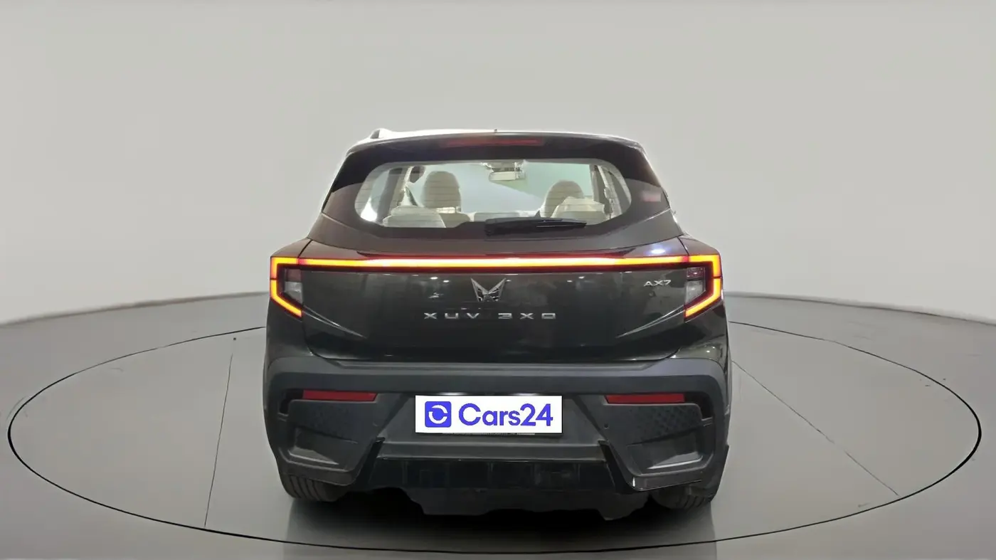 2024 Mahindra XUV 3XO AX7 1.2 TGDi AT, Petrol, Automatic, 11,593 km, exterior