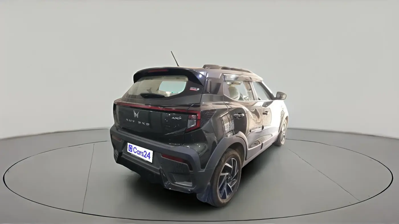 2024 Mahindra XUV 3XO AX7 1.2 TGDi AT, Petrol, Automatic, 11,593 km, exterior