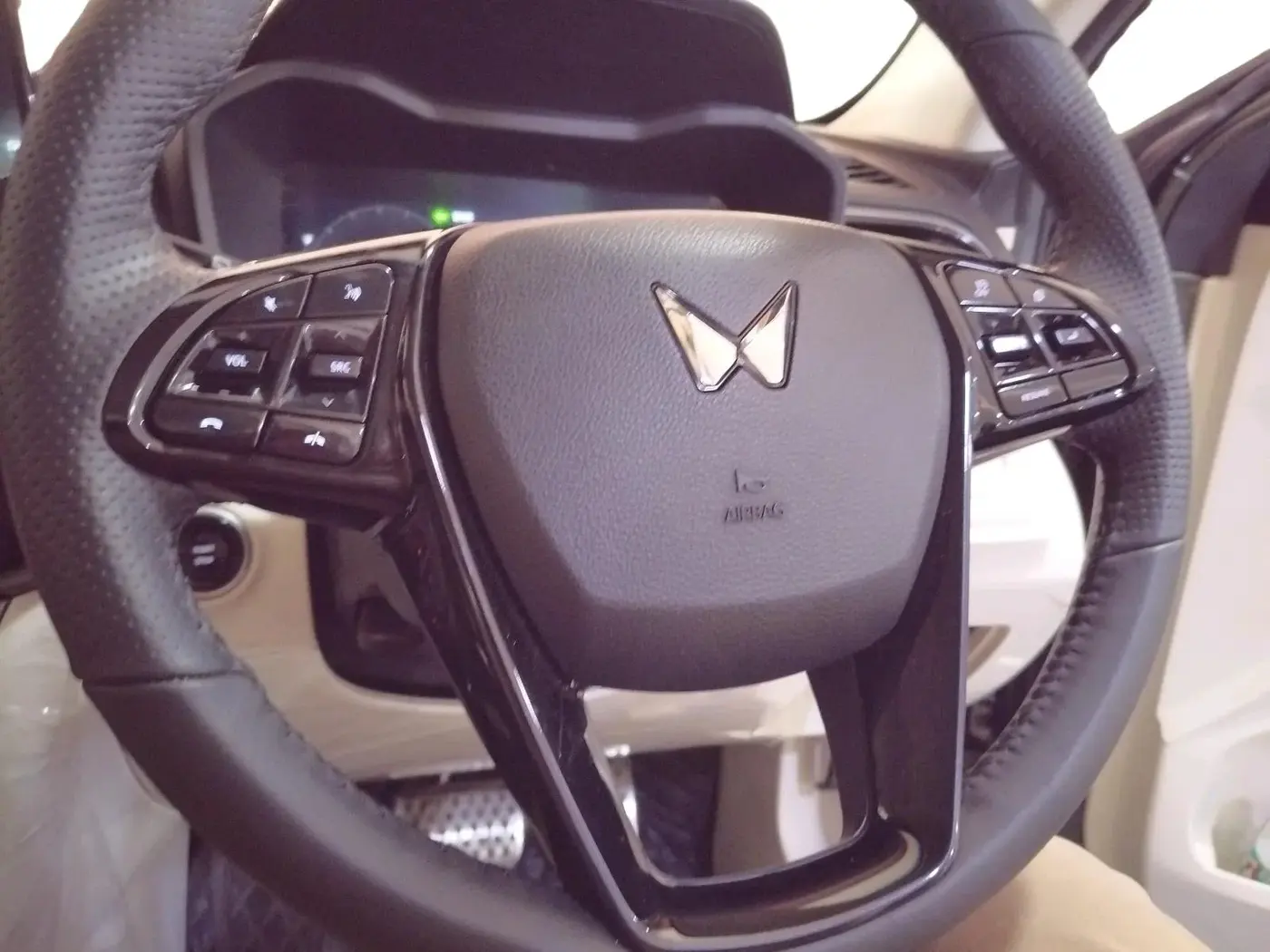 2024 Mahindra XUV 3XO AX7 1.2 TGDi AT, Petrol, Automatic, 11,593 km, interior
