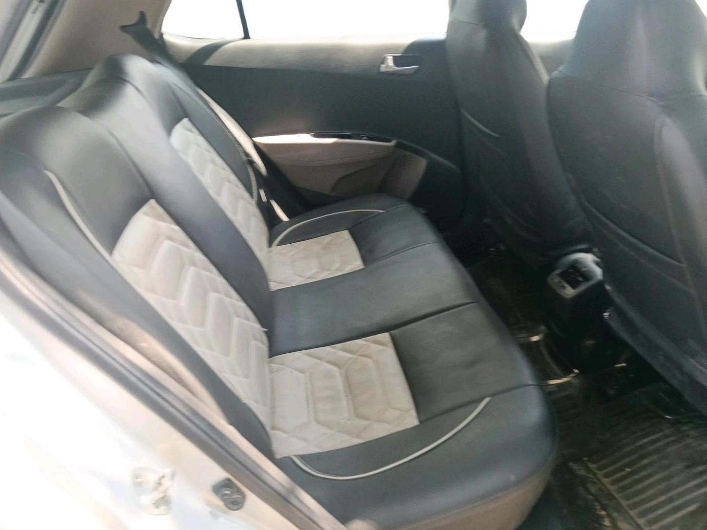 2017 Hyundai Grand i10 SPORTZ (O) 1.2 U2 CRDI, Diesel, Manual, 1,50,420 km, interior
