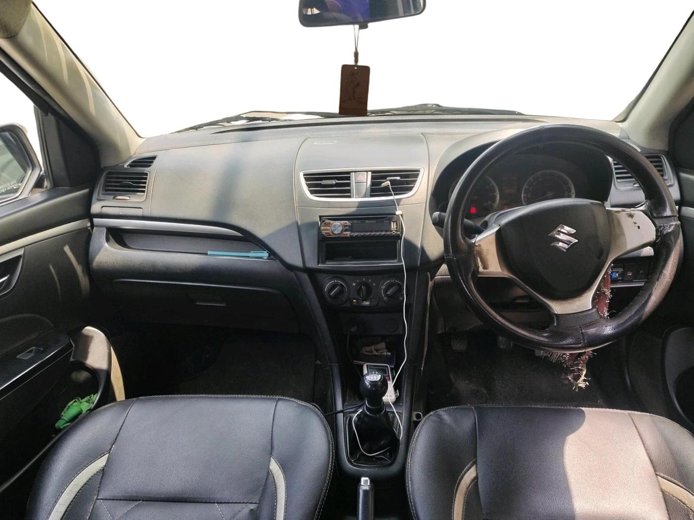 2012 Maruti Swift VXI, CNG, Manual, 1,07,306 km, interior