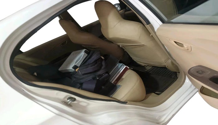 2014 Honda Amaze 1.2L I-VTEC S, CNG, Manual, 1,48,632 km, interior