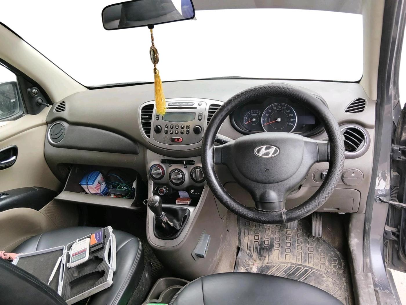 2014 Hyundai i10 SPORTZ 1.1, CNG, Manual, 82,624 km, interior