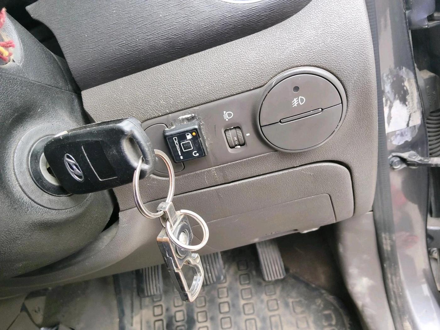 2014 Hyundai i10 SPORTZ 1.1, CNG, Manual, 82,624 km, interior