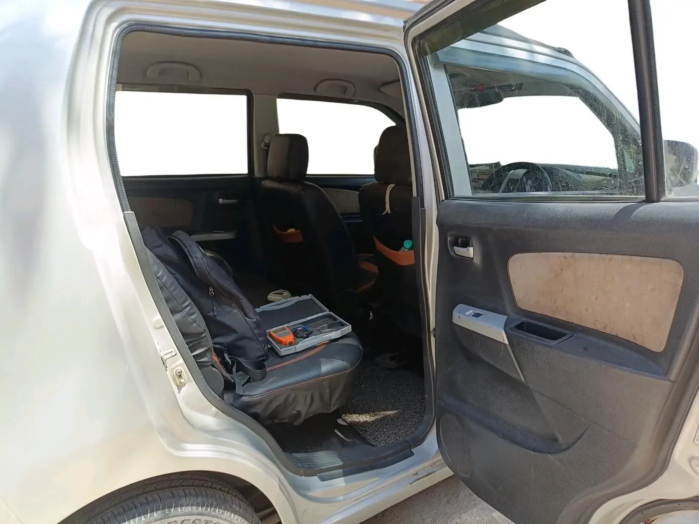 2013 Maruti Wagon R 1.0 VXI, Petrol, Manual, 1,11,053 km, interior