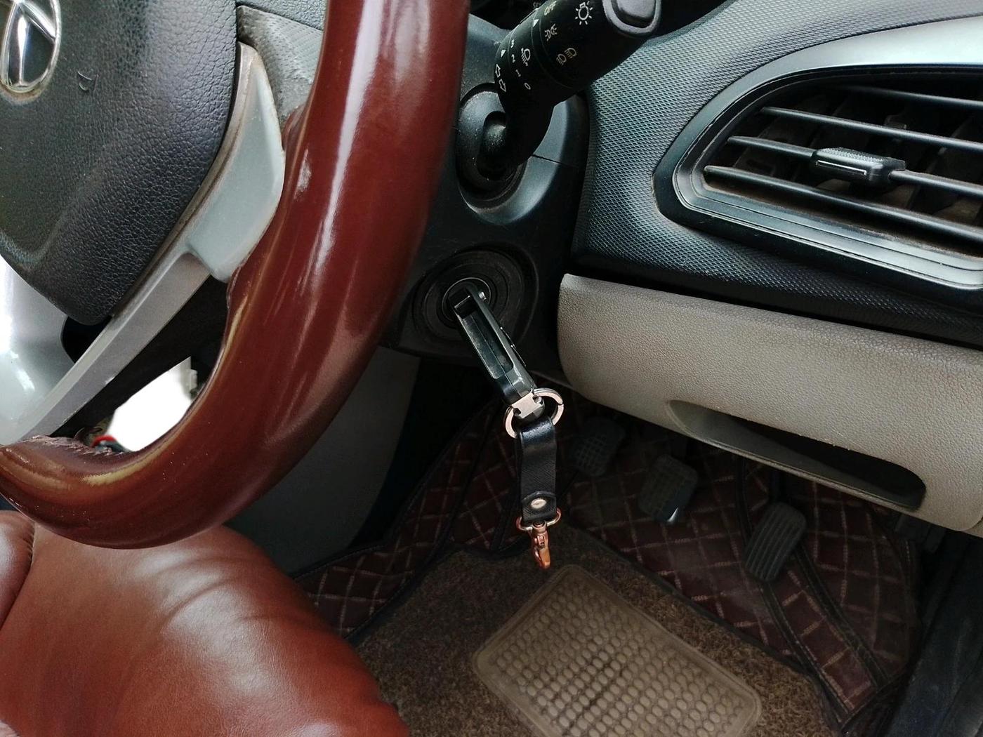 2017 Tata Tiago XE PETROL, CNG, Manual, 80,133 km, interior