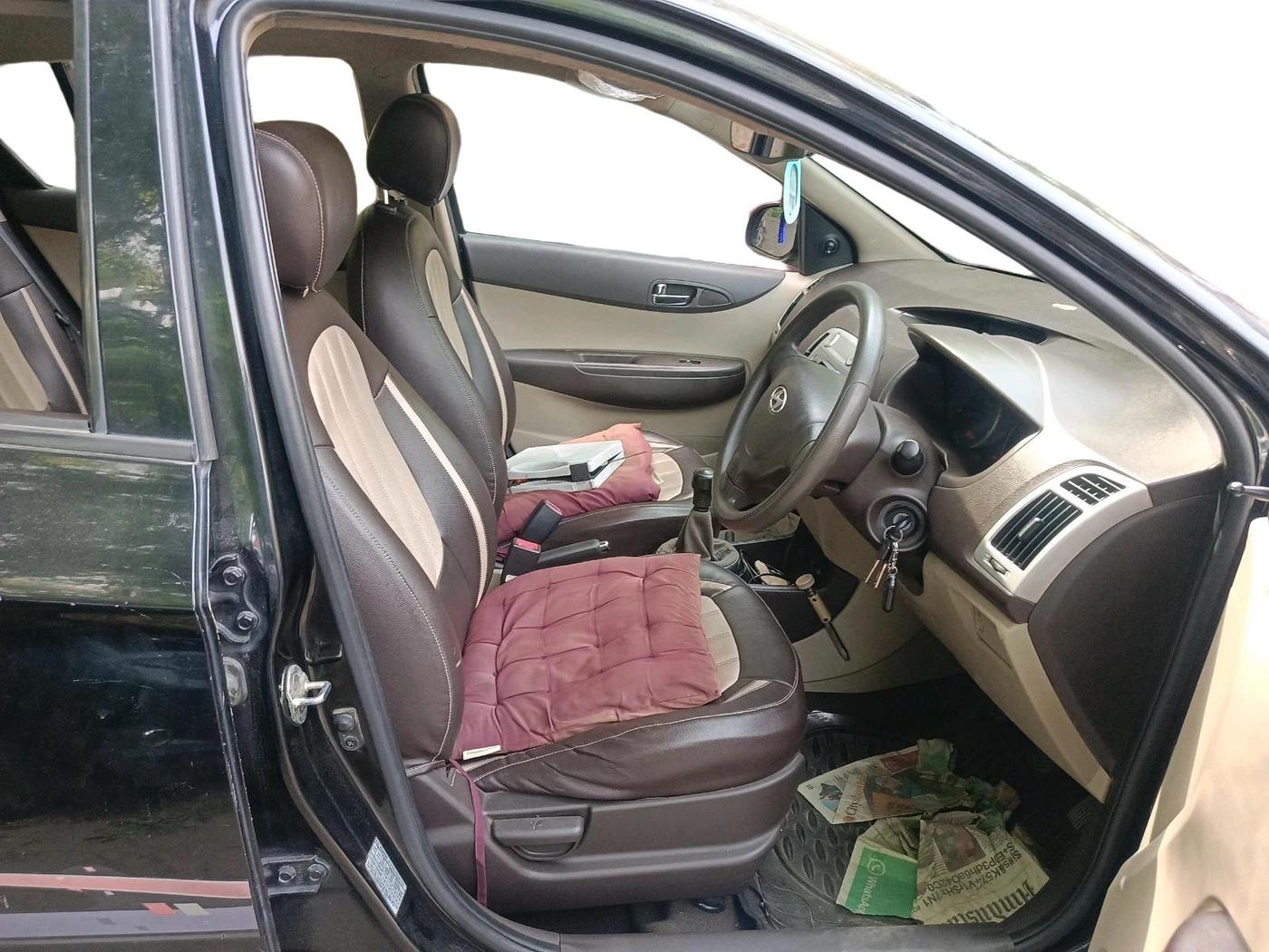 2011 Hyundai i20 MAGNA 1.2, Petrol, Manual, 36,687 km, interior