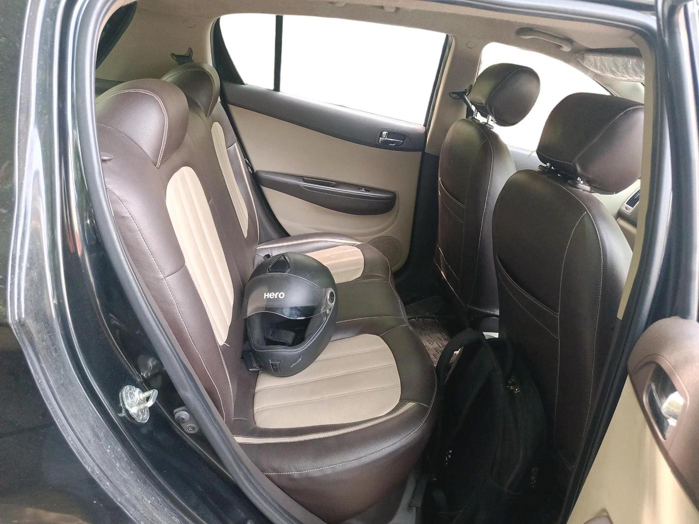2011 Hyundai i20 MAGNA 1.2, Petrol, Manual, 36,687 km, interior
