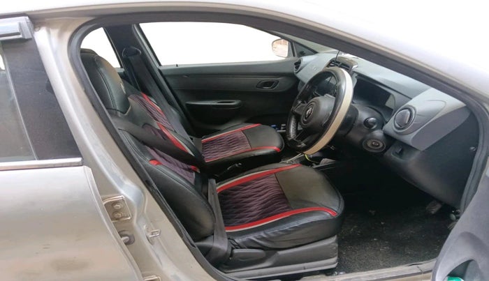 2020 Renault Kwid RXT 1.0 AMT (O), Petrol, Automatic, 65,991 km, interior