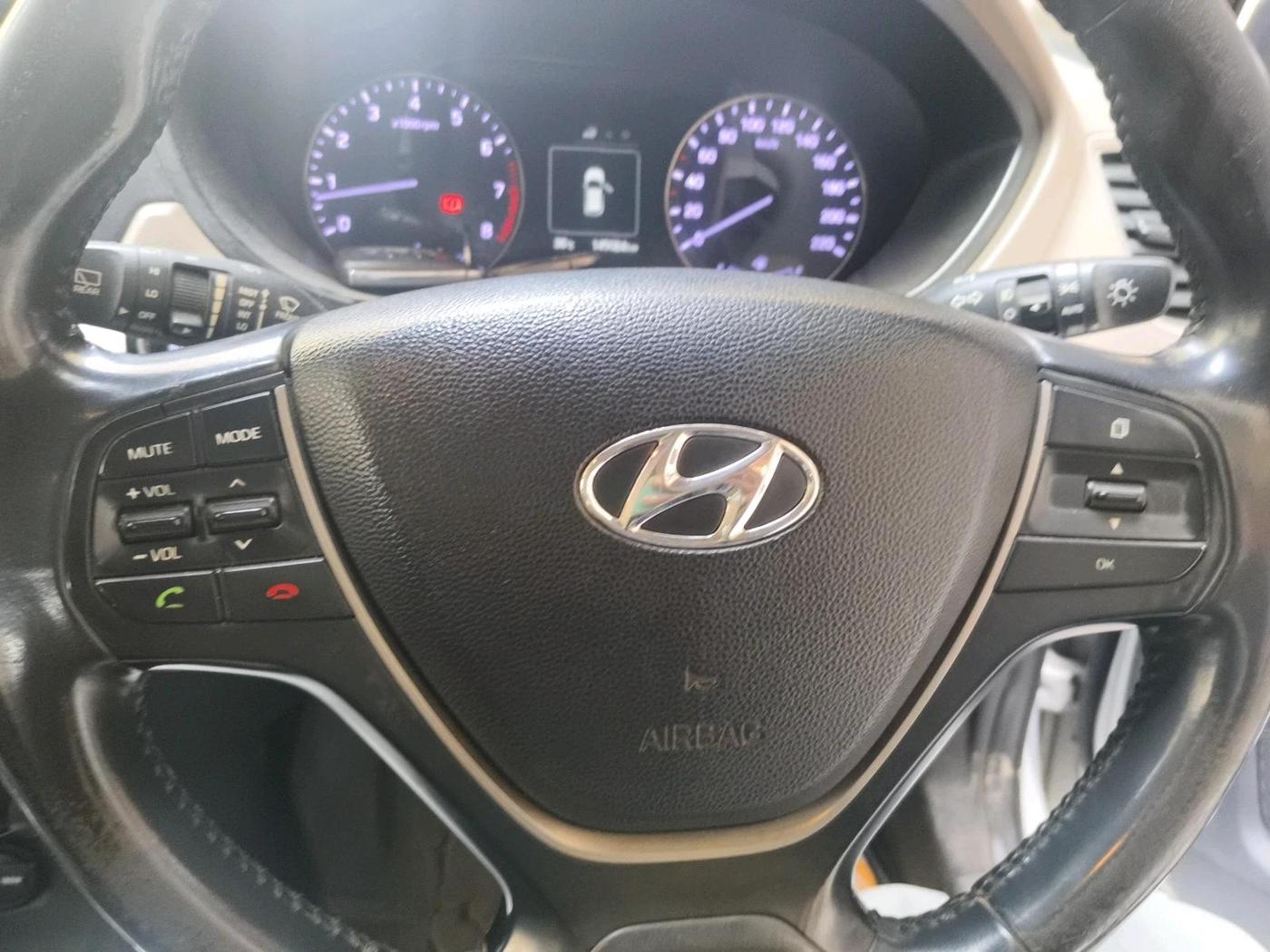 2015 Hyundai Elite i20 ASTA 1.2, Petrol, Manual, 1,45,024 km, interior