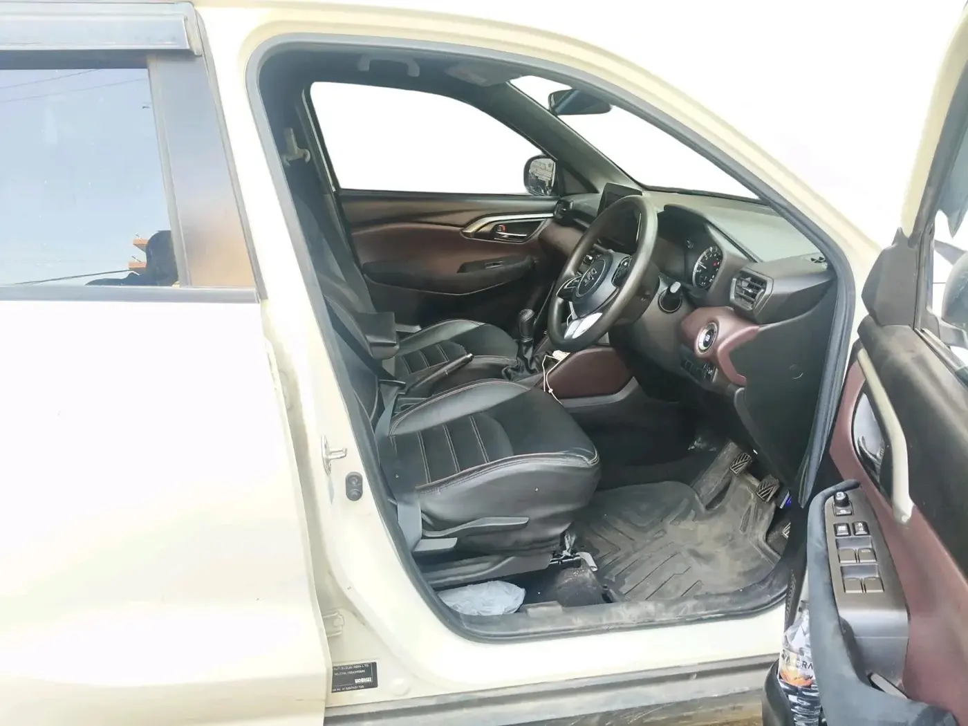 2025 Maruti Grand Vitara DELTA SMART HYBRID, Petrol, Manual, 26,715 km, interior