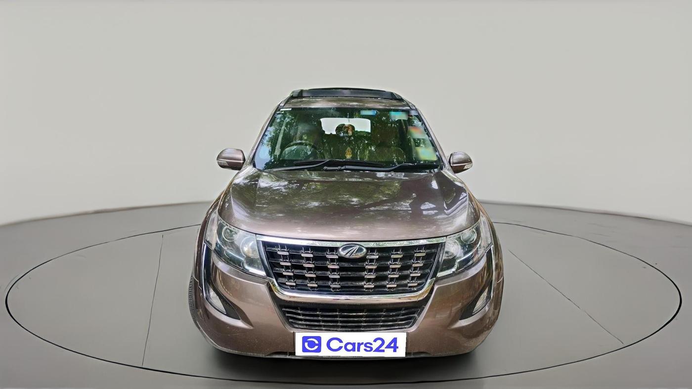 2020 Mahindra XUV500 W9, Diesel, Manual, 49,873 km, exterior