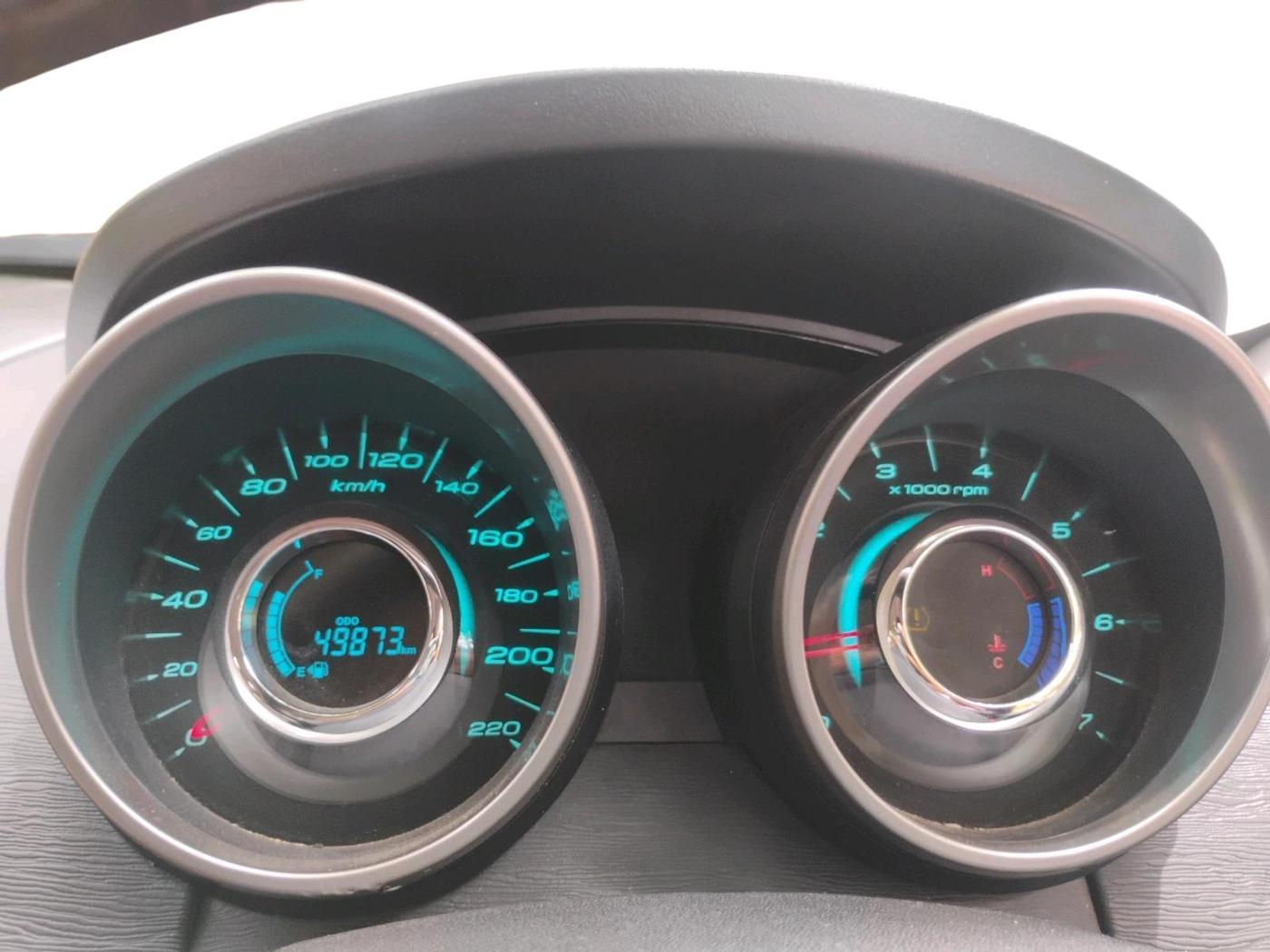 2020 Mahindra XUV500 W9, Diesel, Manual, 49,873 km, interior