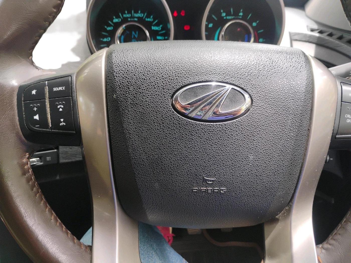 2020 Mahindra XUV500 W9, Diesel, Manual, 49,873 km, interior