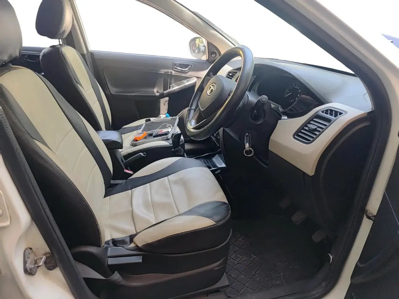 2016 Tata Zest XE PETROL, CNG, Manual, 76,010 km, interior
