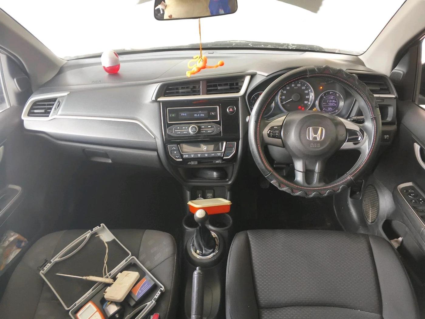 2016 Honda BR-V 1.5L I- DTEC V, Diesel, Manual, 2,13,436 km, interior