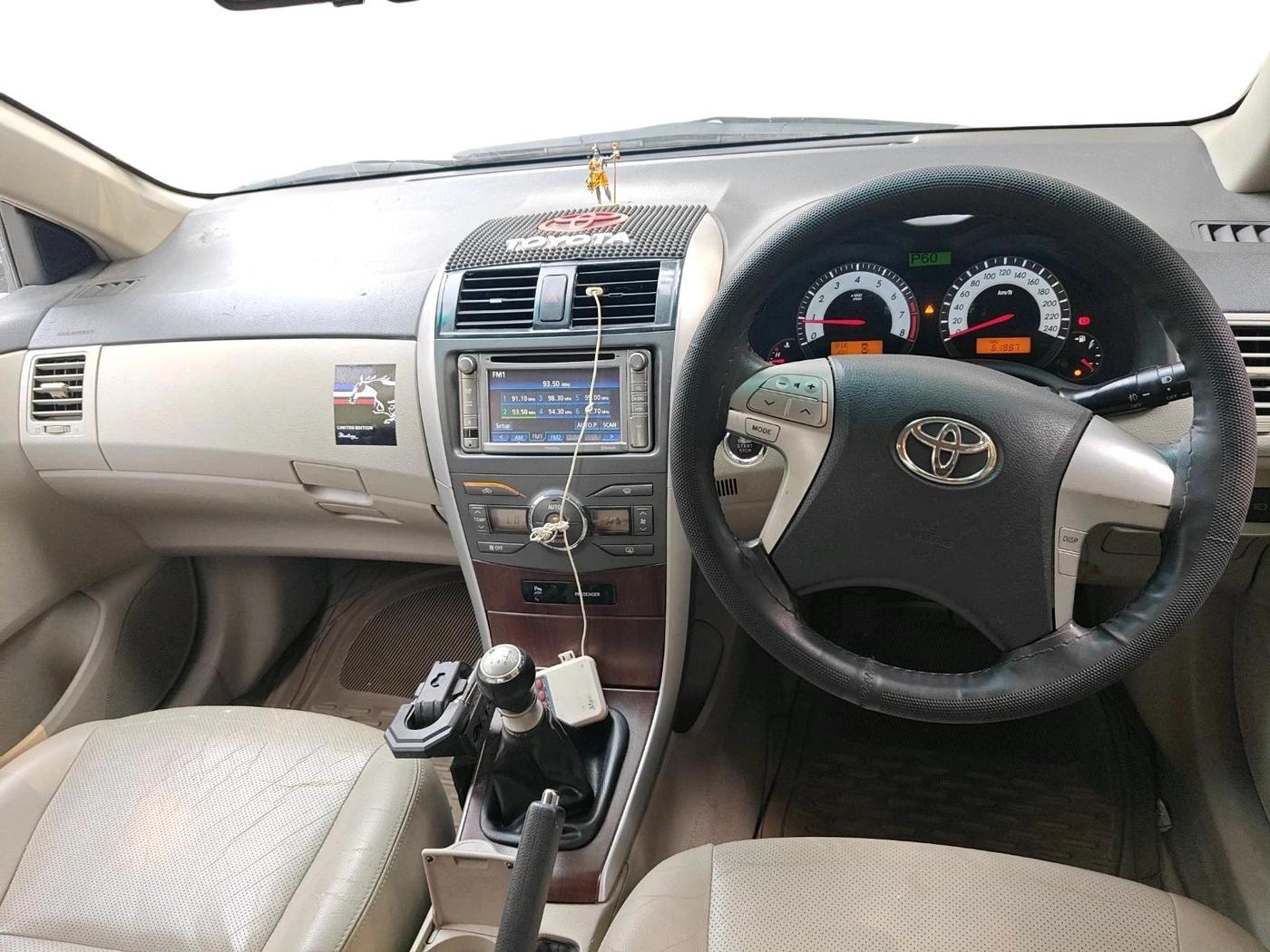 2011 Toyota Corolla Altis GL PETROL, Petrol, Manual, 61,887 km, interior