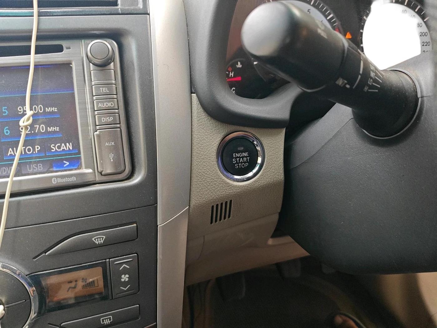 2011 Toyota Corolla Altis GL PETROL, Petrol, Manual, 61,887 km, interior