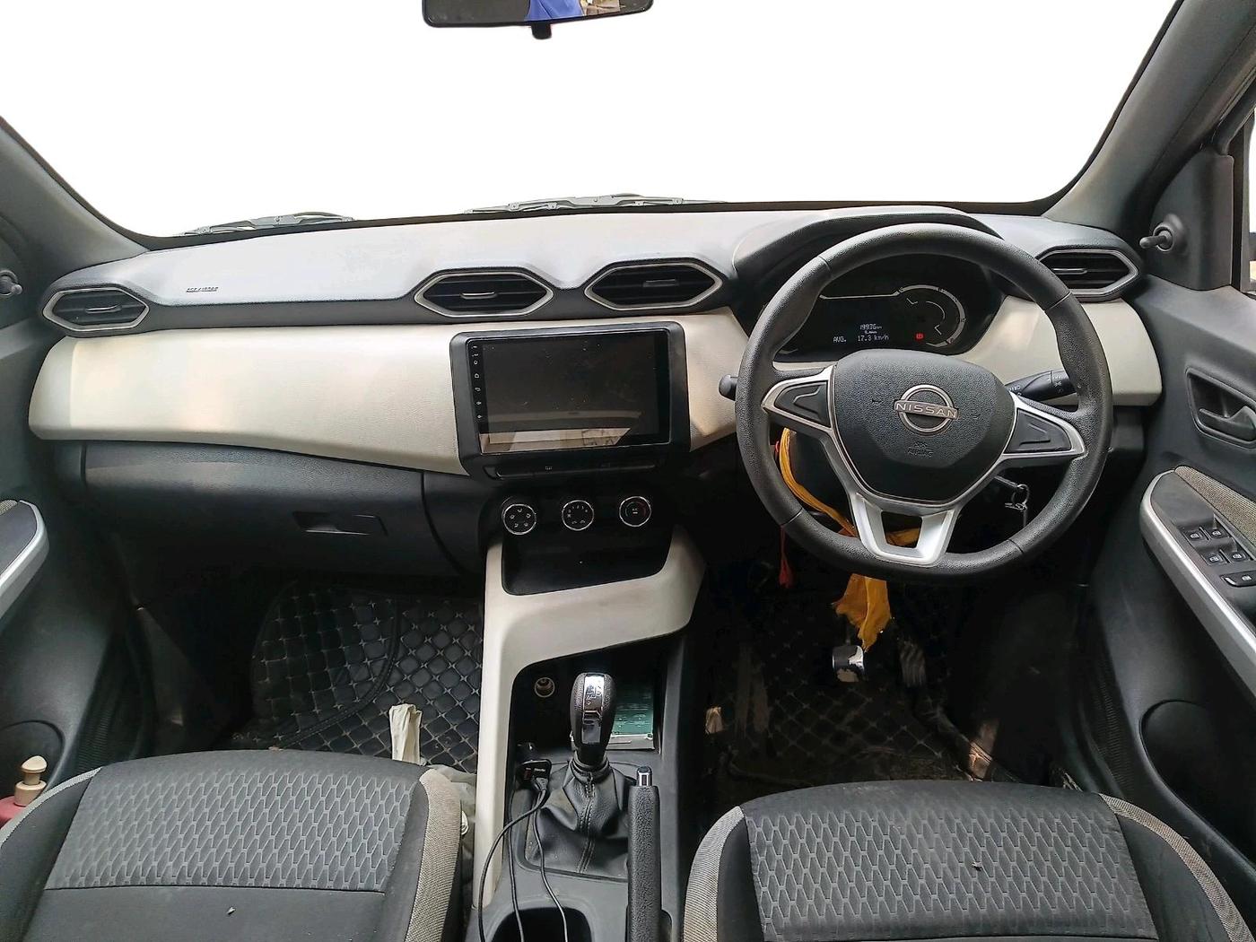 2024 Nissan MAGNITE  XE AMT EZ Shift, Petrol, Automatic, 19,936 km, interior