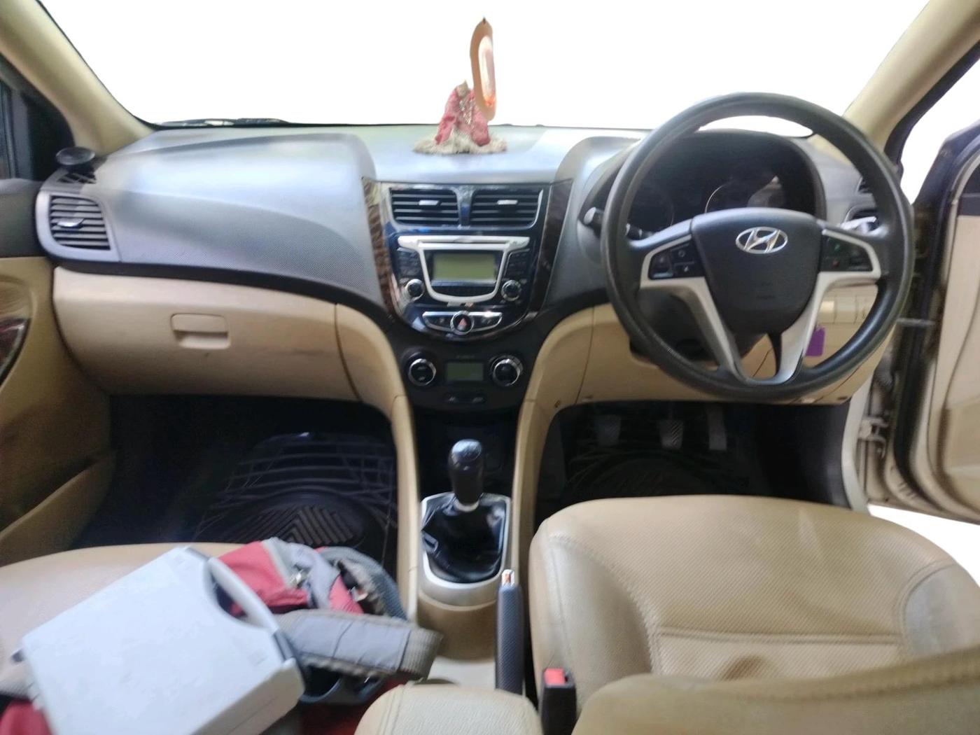 2011 Hyundai Verna FLUIDIC 1.6 VTVT EX, Petrol, Manual, 89,884 km, interior
