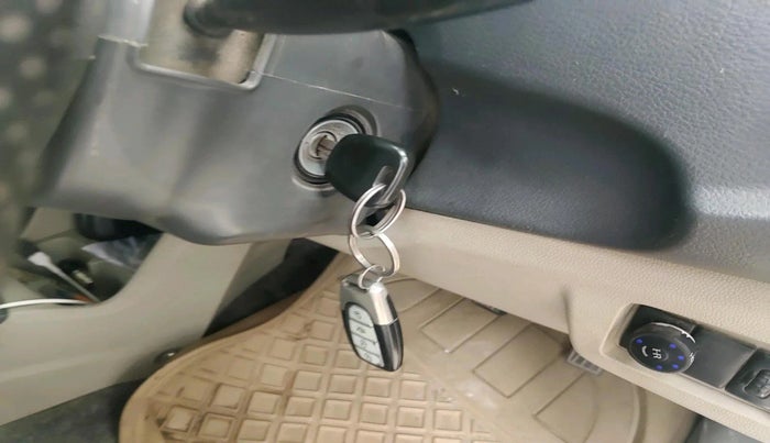 2015 Maruti Alto K10 LXI, CNG, Manual, 1,73,718 km, interior