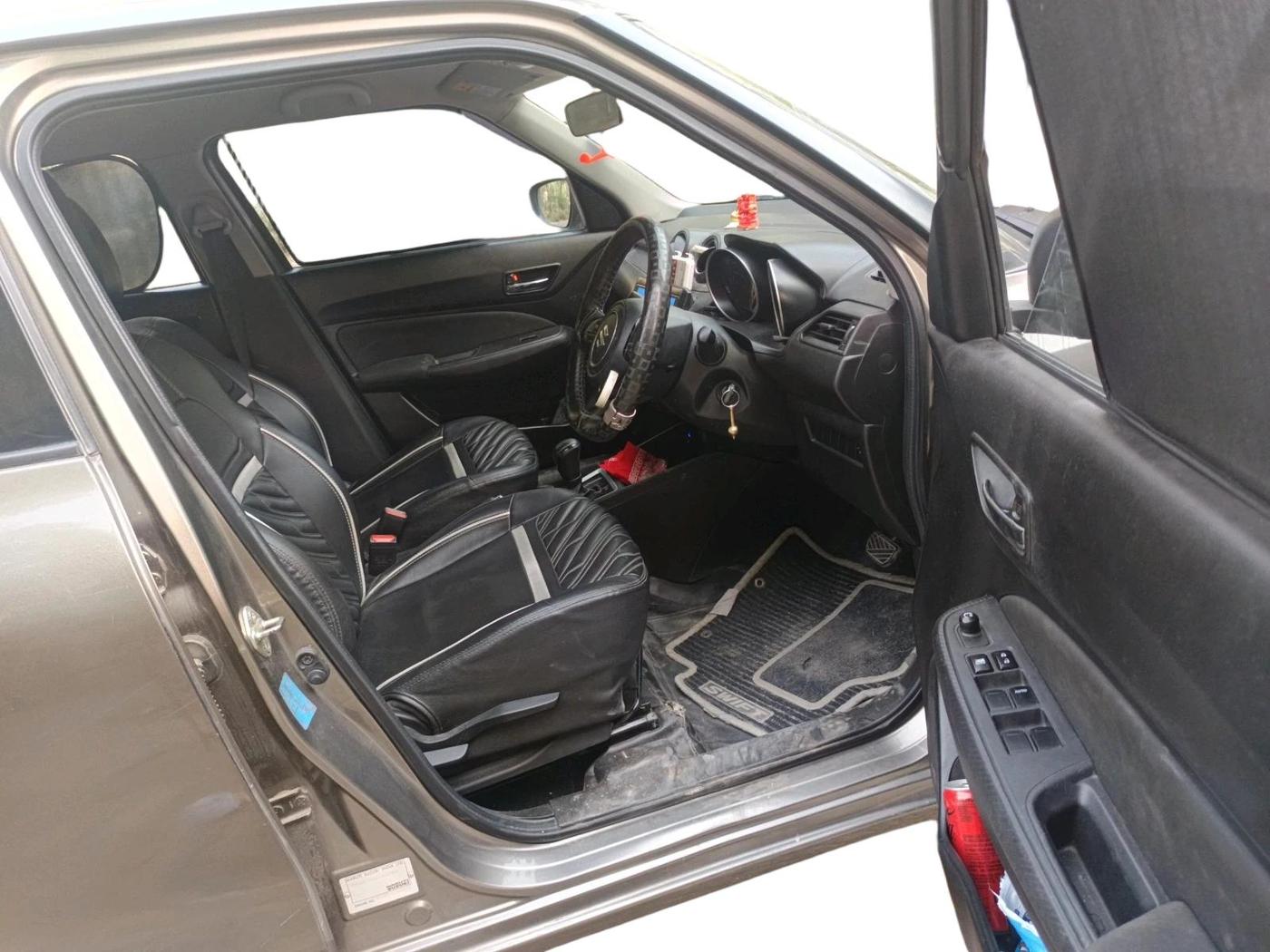 2019 Maruti Swift VXI AMT, Petrol, Automatic, 97,042 km, interior