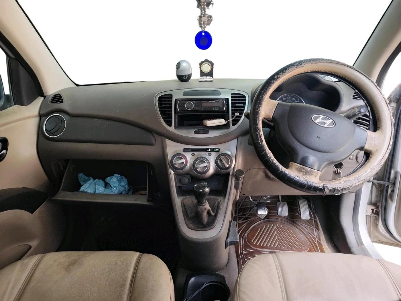 2012 Hyundai i10 MAGNA 1.2, Petrol, Manual, 45,608 km, interior
