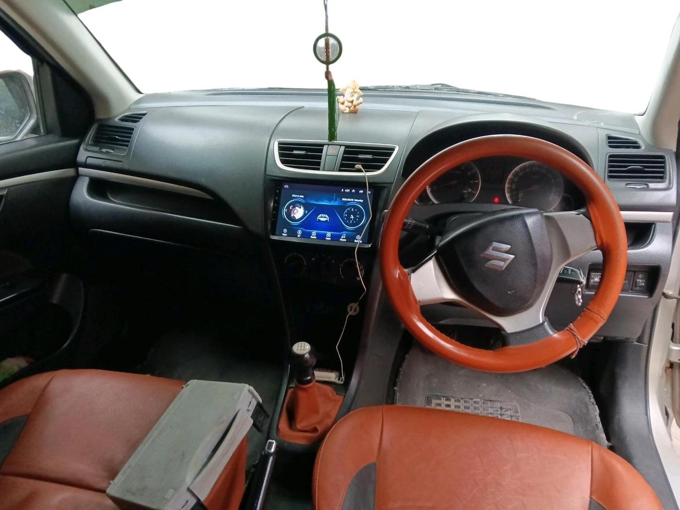 2011 Maruti Swift VXI, CNG, Manual, 96,644 km, interior