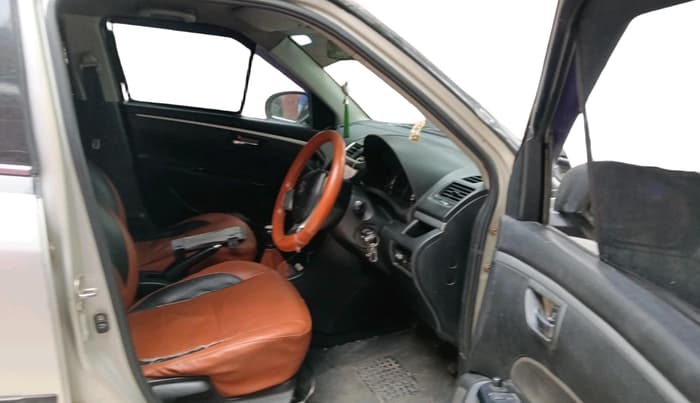 2011 Maruti Swift VXI, CNG, Manual, 96,644 km, interior