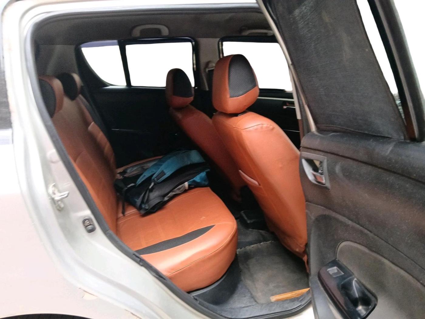 2011 Maruti Swift VXI, CNG, Manual, 96,644 km, interior