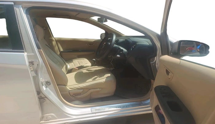 2015 Honda Amaze 1.2L I-VTEC S, Petrol, Manual, 1,30,931 km, interior