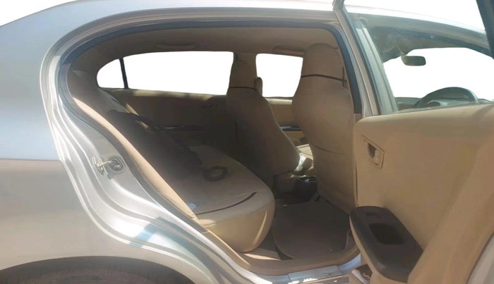 2015 Honda Amaze 1.2L I-VTEC S, Petrol, Manual, 1,30,931 km, interior