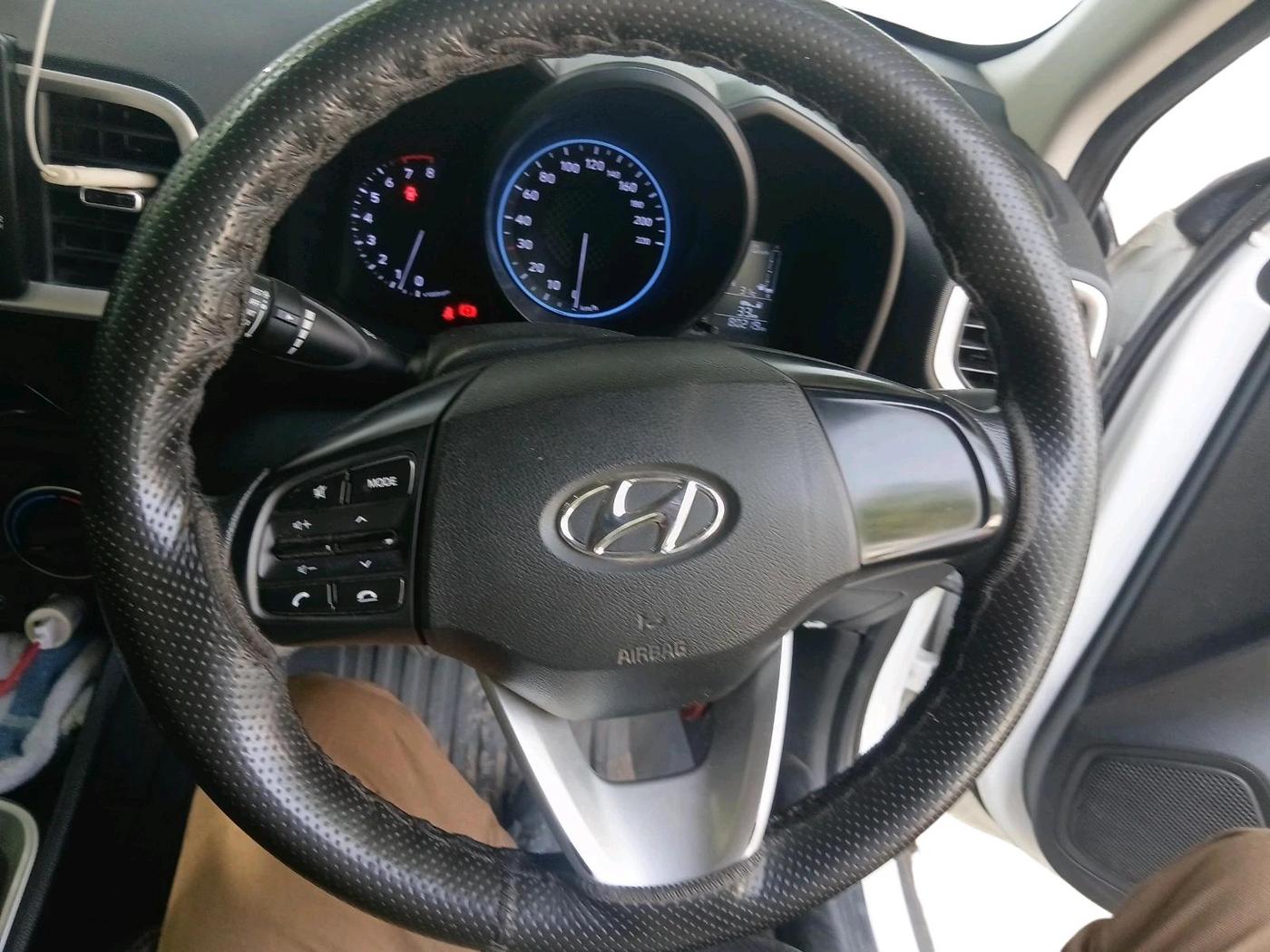 2021 Hyundai VENUE S 1.2, Petrol, Manual, 80,219 km, interior