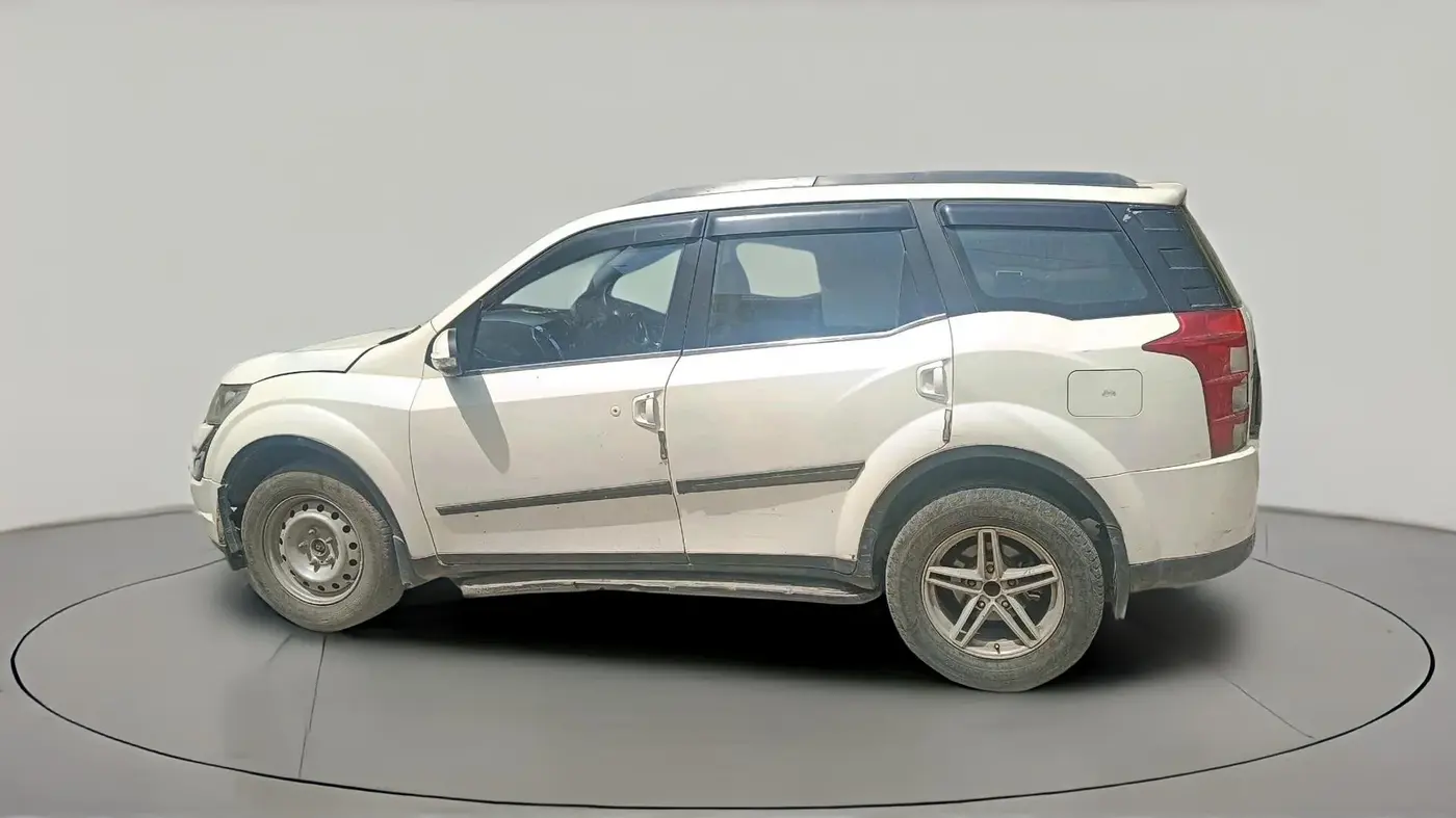 2017 Mahindra XUV500 W10, Diesel, Manual, 85,253 km, exterior