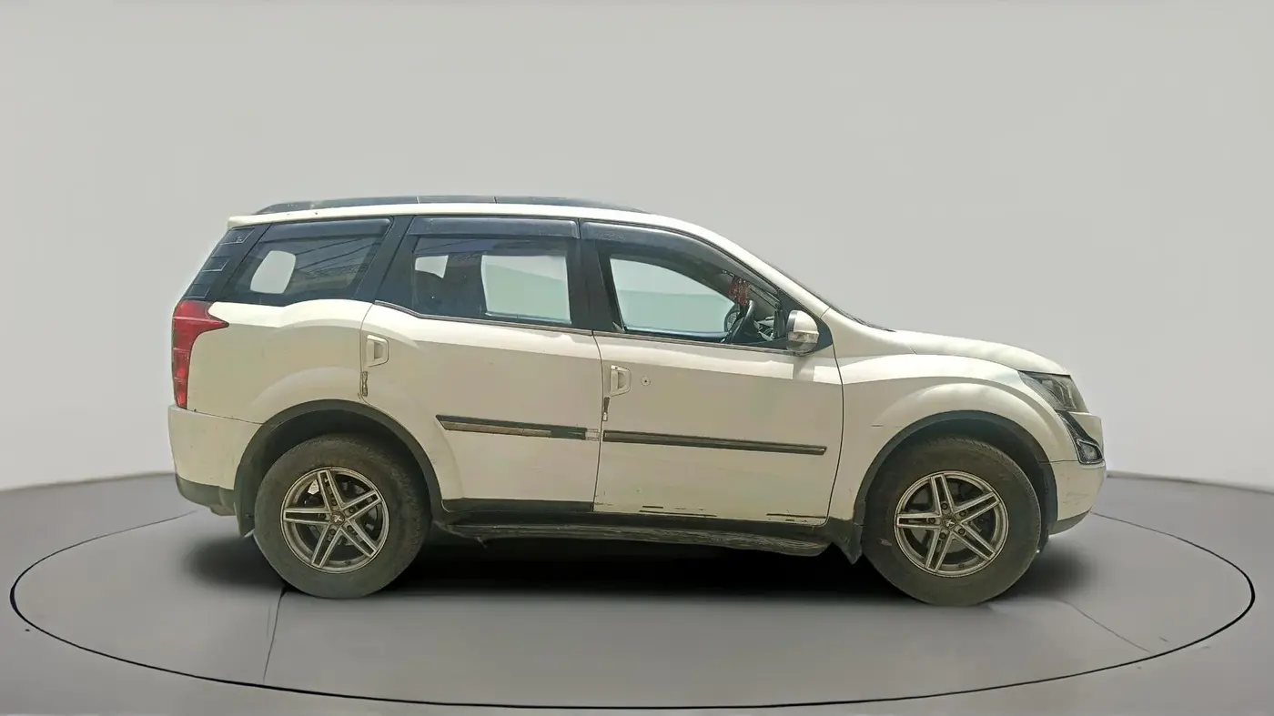2017 Mahindra XUV500 W10, Diesel, Manual, 85,253 km, exterior